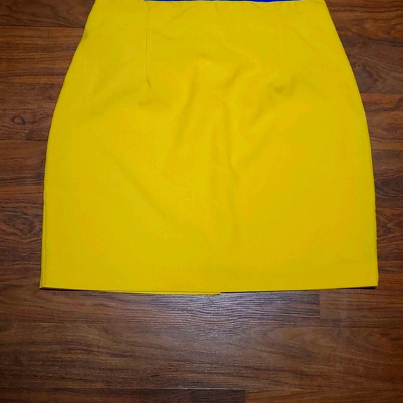 Yellow Skirt - Picture 3 of 3